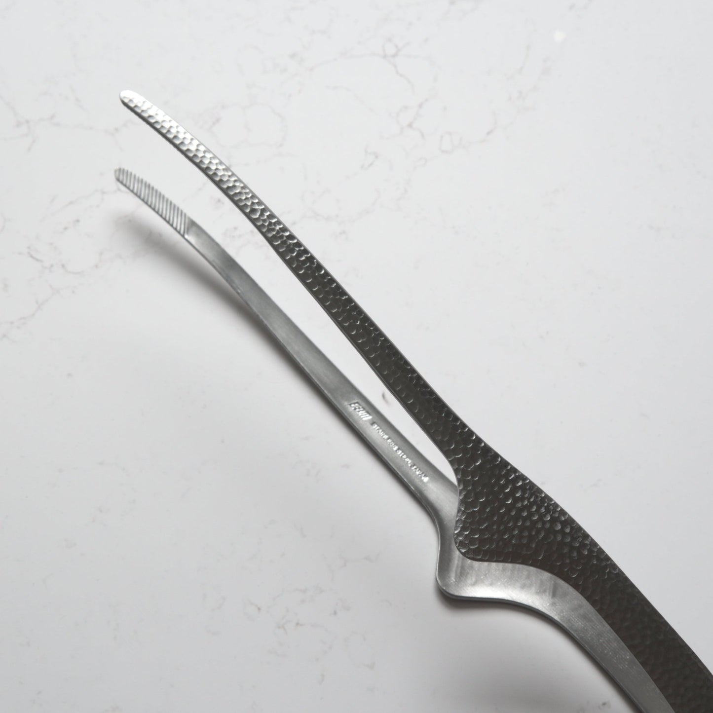 Clever Tong with Hammered Texture - Blade & Board