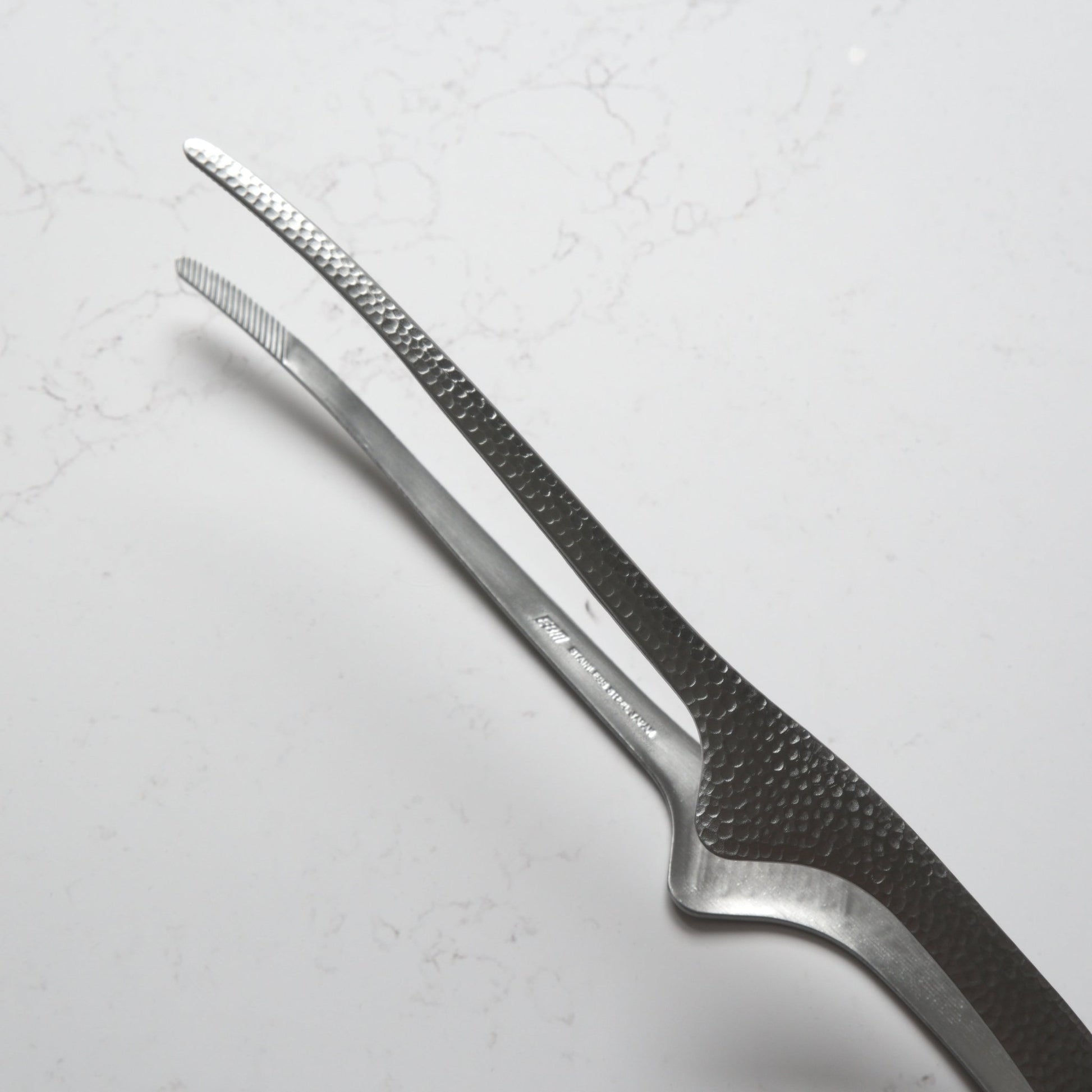 Clever Tong with Hammered Texture - Blade & Board