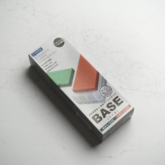 Naniwa Base Combination Whetstone 220 / 1000 (with Case) - Blade & Board