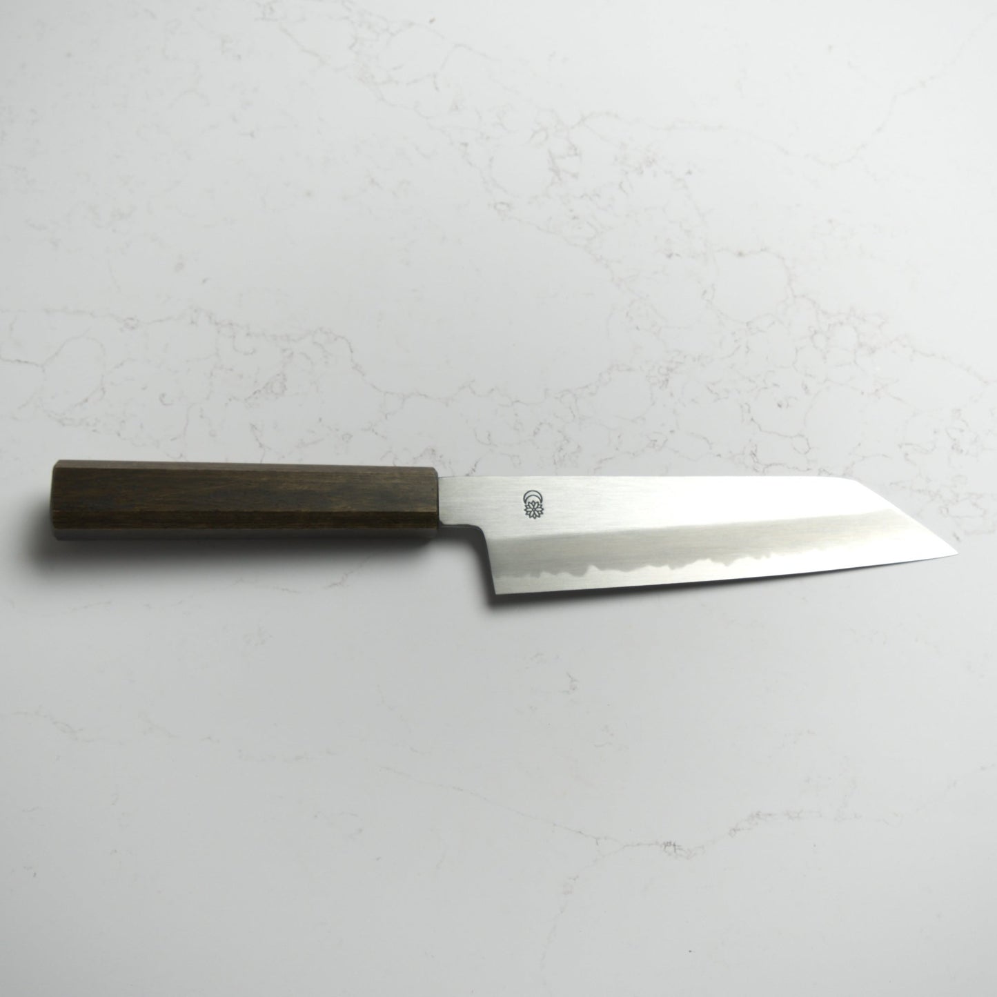 Sakai Kikumori Kikuzuki Kasumi Bunka 180mm - Blade & Board