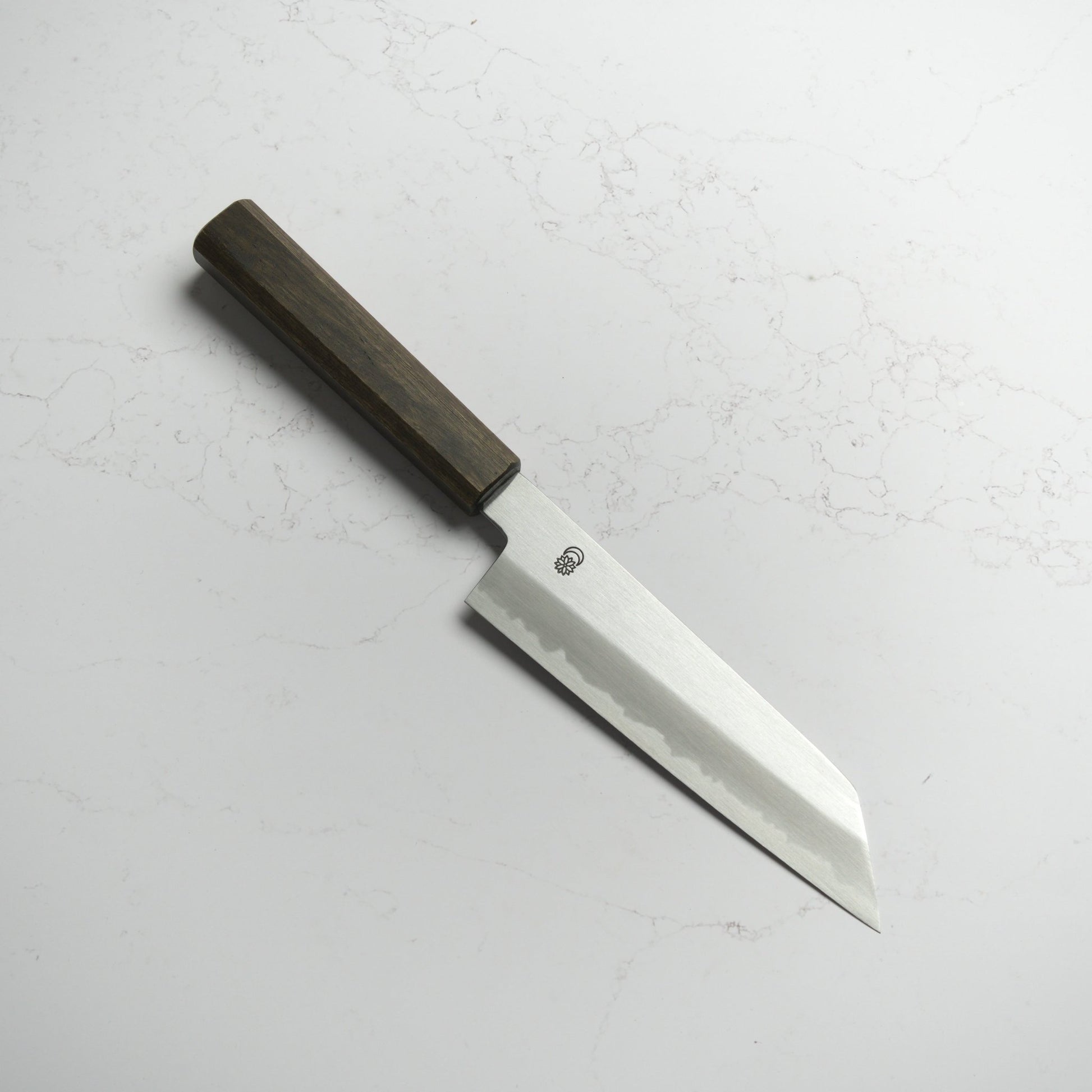 Sakai Kikumori Kikuzuki Kasumi Bunka 180mm - Blade & Board