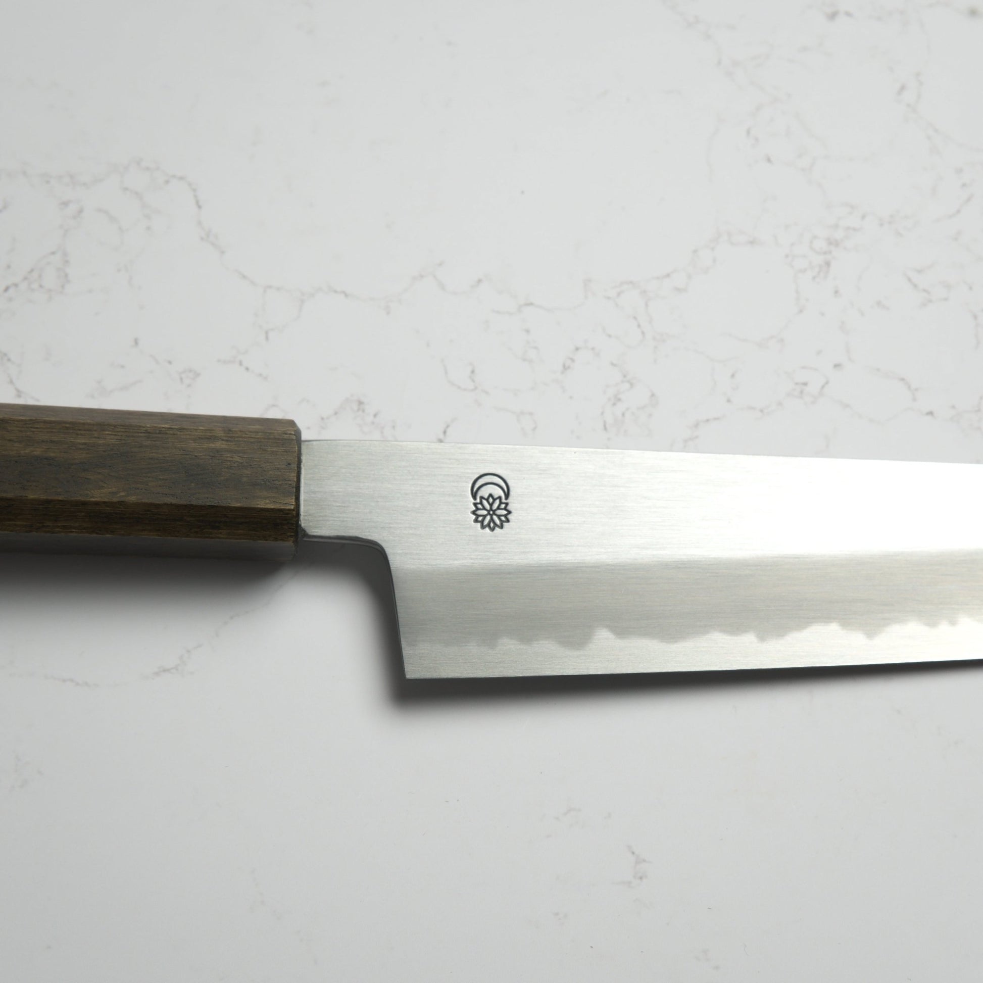 Sakai Kikumori Kikuzuki Kasumi Bunka 180mm - Blade & Board