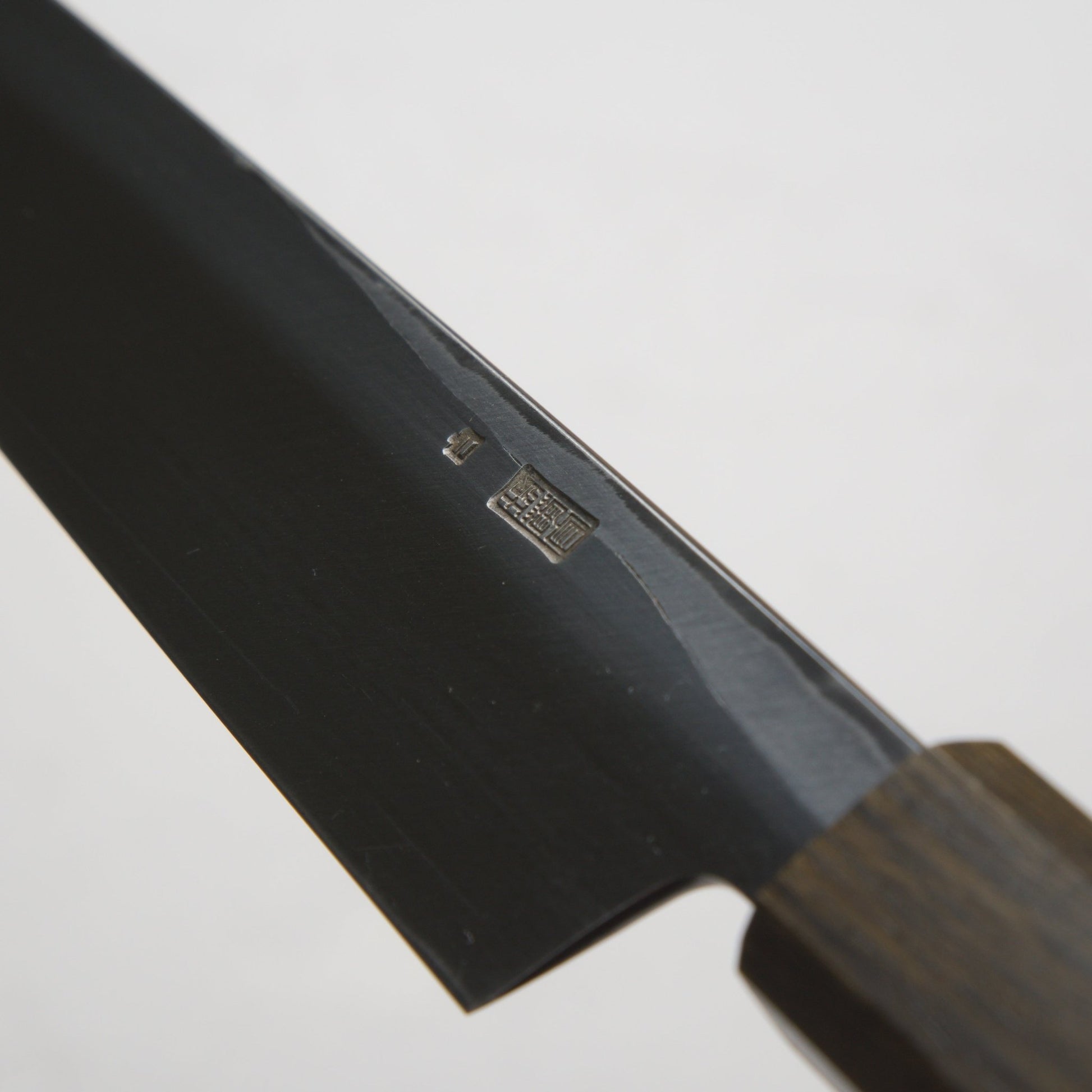 Sakai Kikumori Kikuzuki Kasumi Yanagiba 270mm - Blade & Board