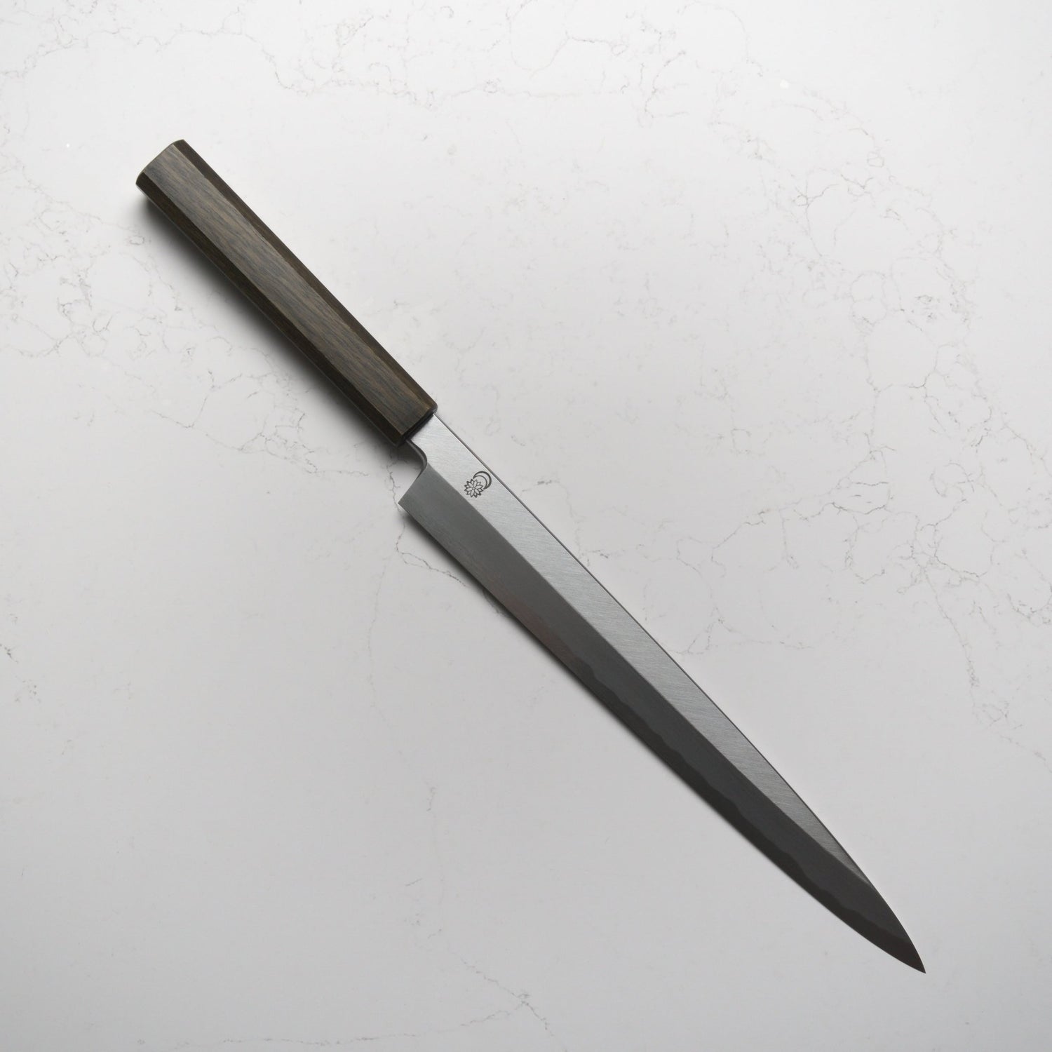 Sakai Kikumori Kikuzuki Kasumi Yanagiba 270mm - Blade & Board