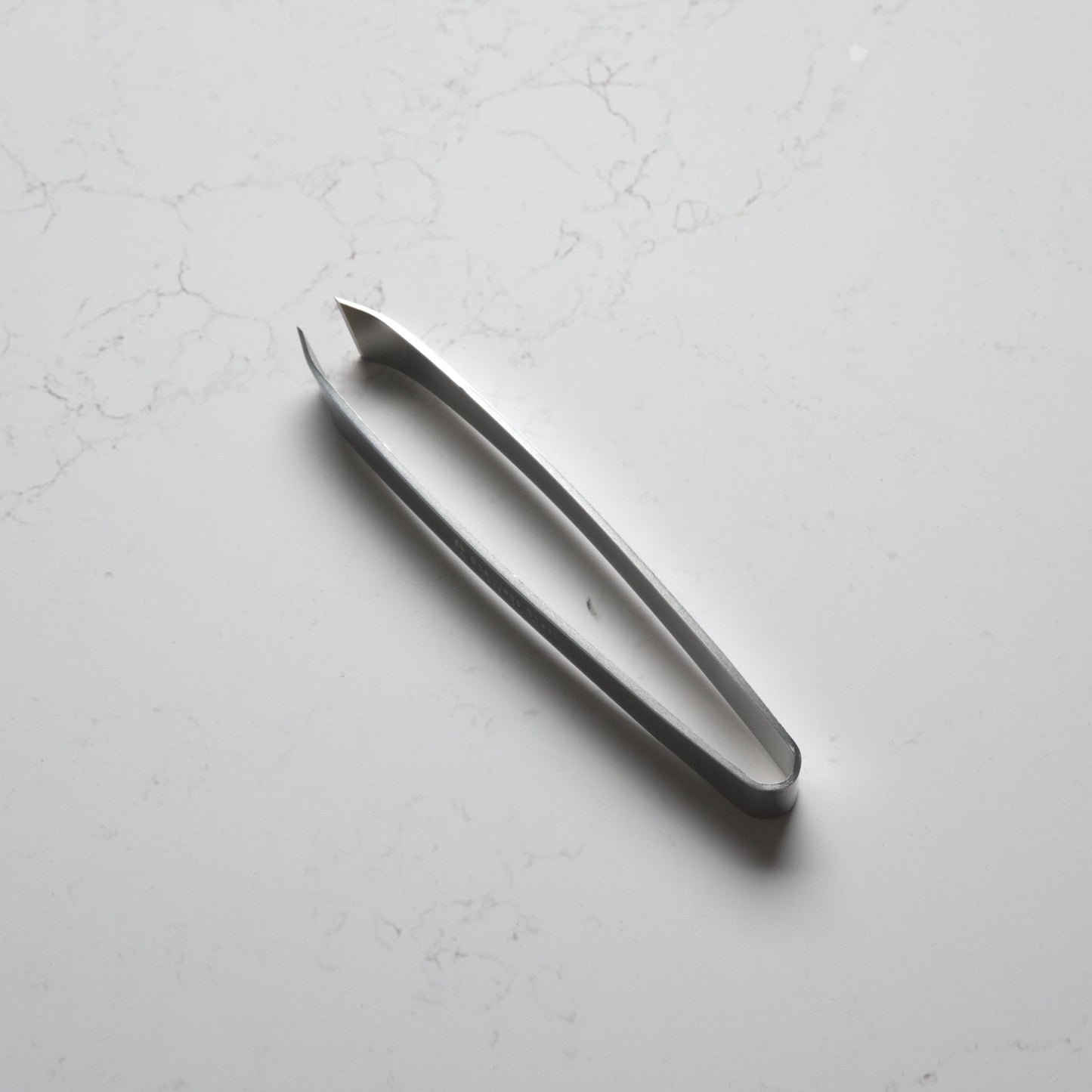 Slanted Fish Bone Tweezers - Blade & Board